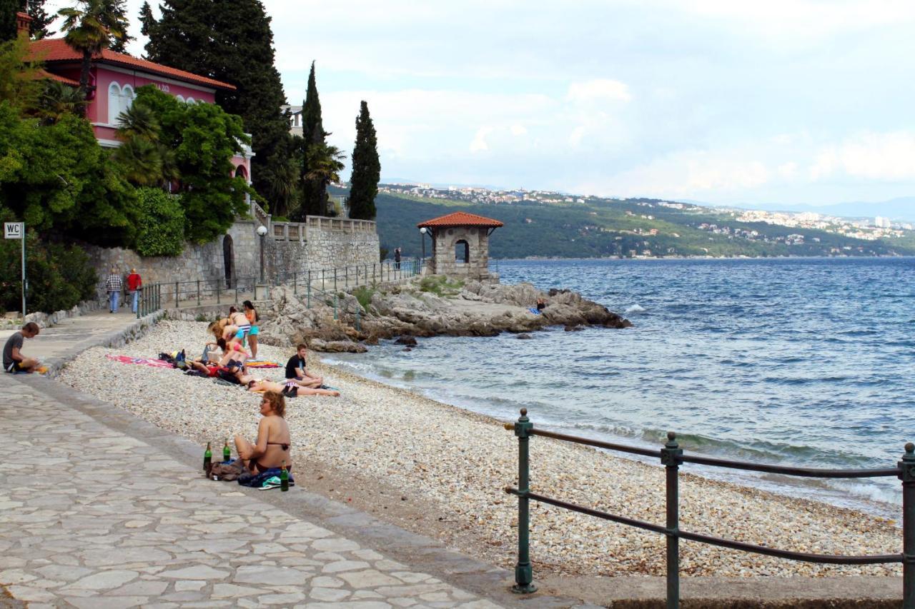 Apartments With A Parking Space Opatija - Pobri, Opatija - 7813 马图利 外观 照片