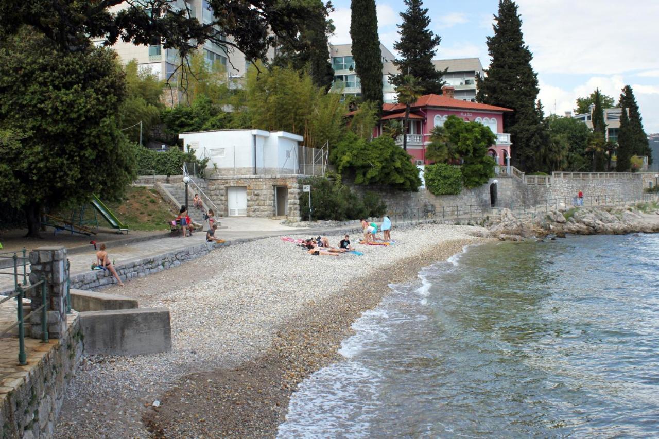 Apartments With A Parking Space Opatija - Pobri, Opatija - 7813 马图利 外观 照片