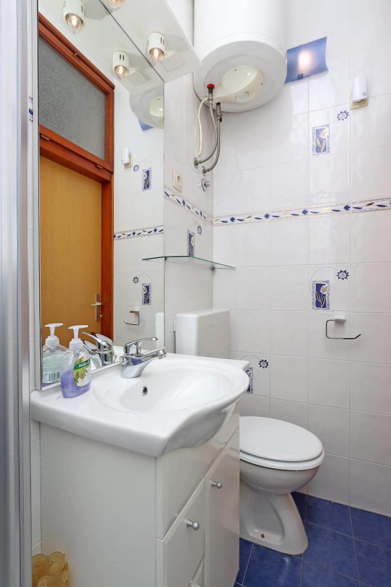 Apartments With A Parking Space Opatija - Pobri, Opatija - 7813 马图利 客房 照片