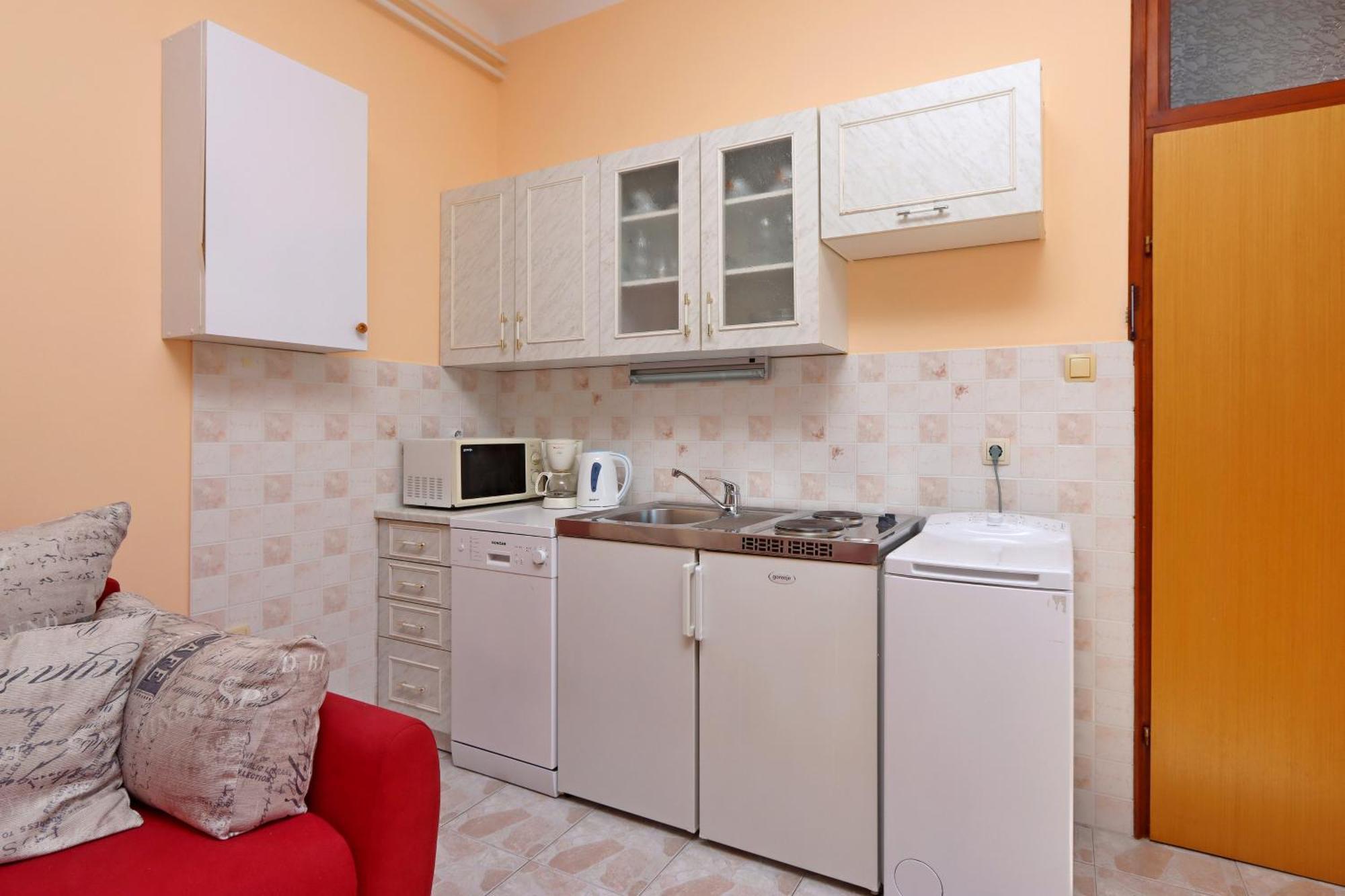 Apartments With A Parking Space Opatija - Pobri, Opatija - 7813 马图利 外观 照片